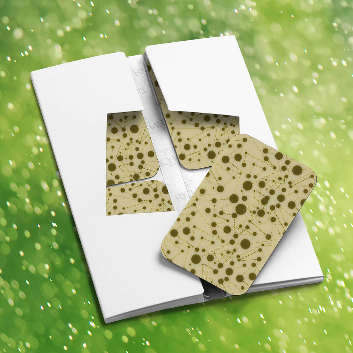 Tablette-écrin Frisson (chocolat blanc aux herbes rafraichissantes)